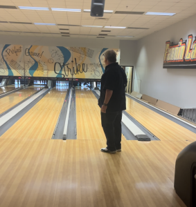 Firm employees bowling 